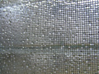 網に水滴